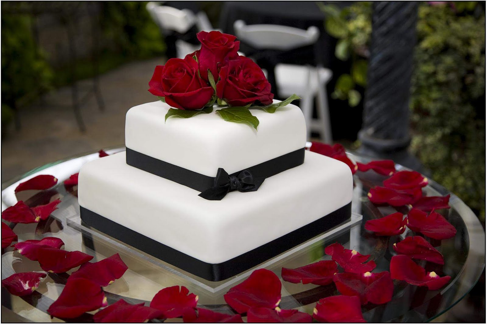 Black & White Wedding Cake