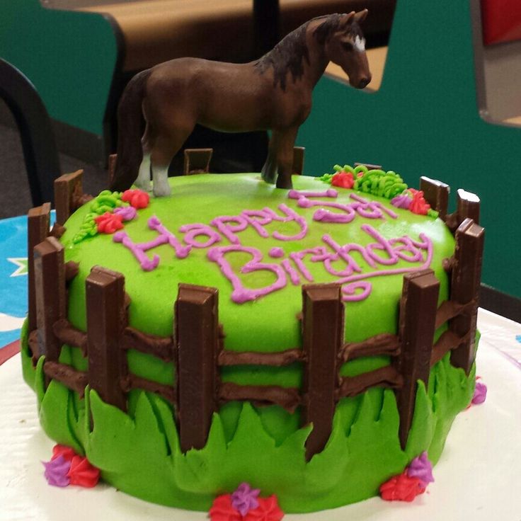 7 Photos of Horse Theme Birthday Cupcakes