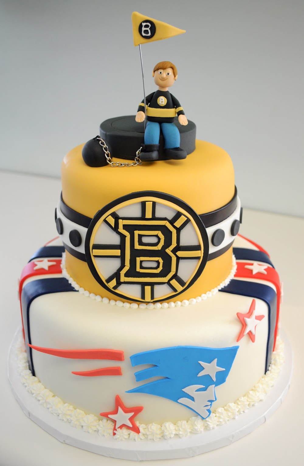 10 Photos of Sports Fan Groom Cakes