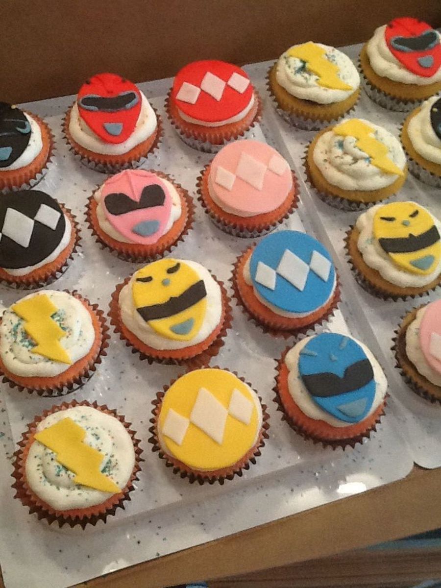 Power Rangers Cupcake Cake