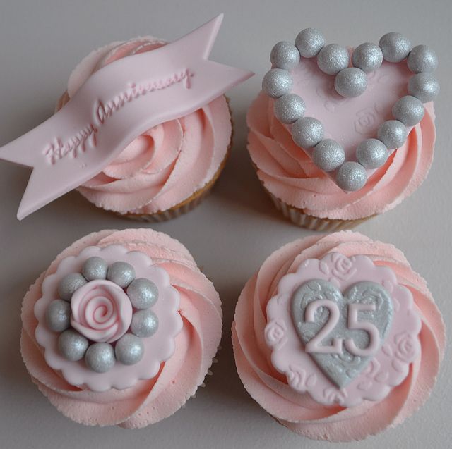 12 Photos of Pink And Silver Anniversary Cupcakes