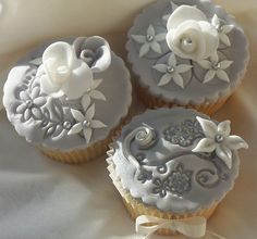 Silver Wedding Cupcakes