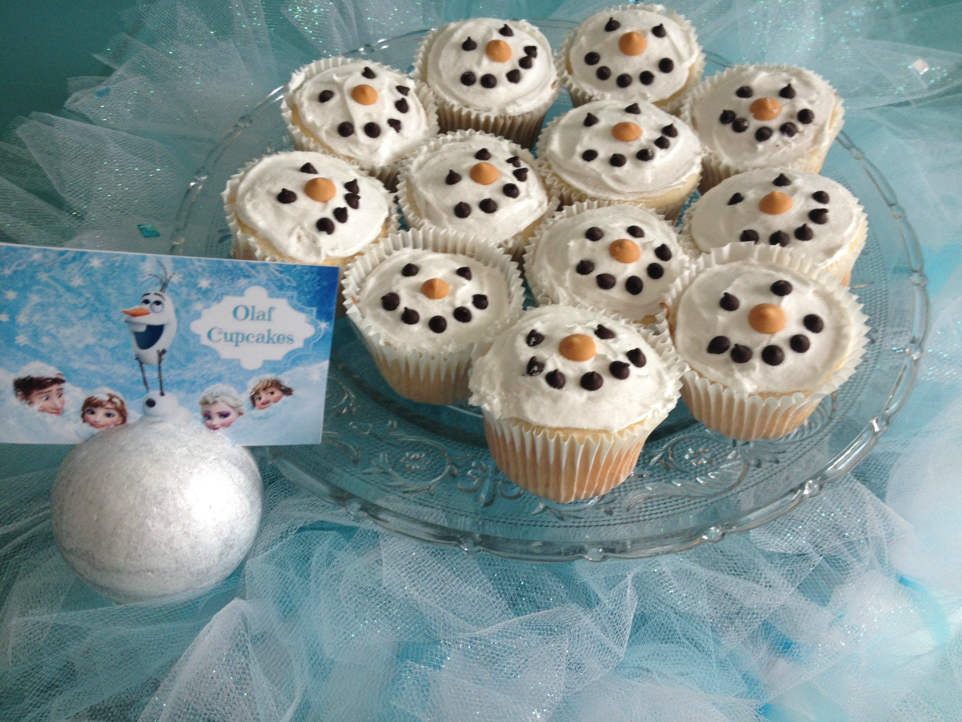 Disney Frozen Olaf Cupcakes