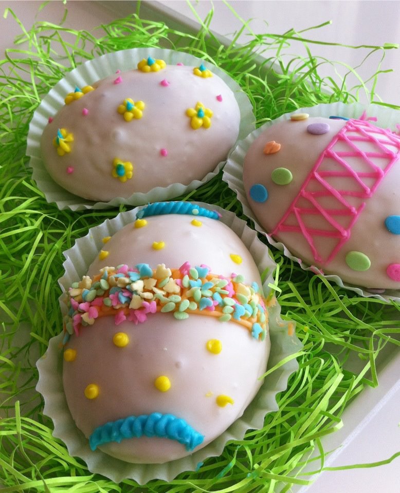 Easter Egg Shaped Mini Cakes