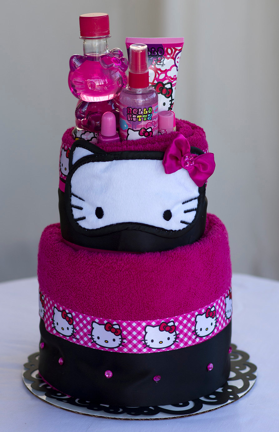 Hello Kitty Towel Cake