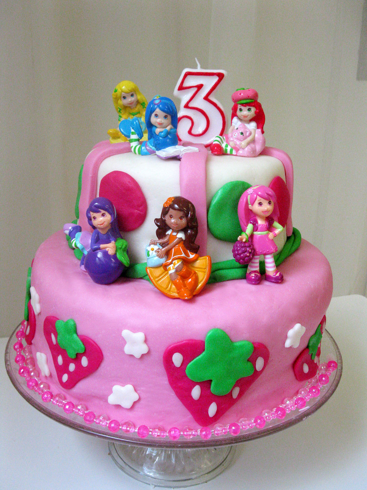 9 Photos of Amazing Fondant Birthday Cakes