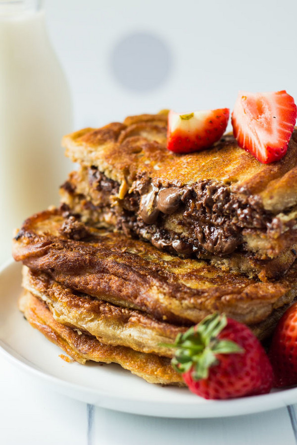 Nutella Stuffed Pancakes