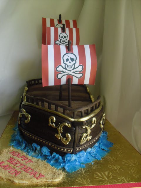 Pirate Ship Cupcake Cake