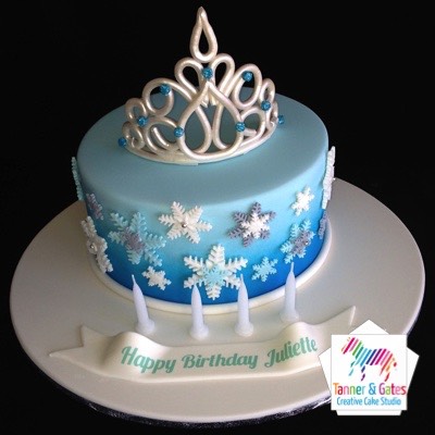 Cake with Frozen Elsa Crown