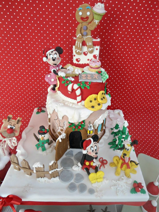 6 Photos of Disney Christmas Cakes