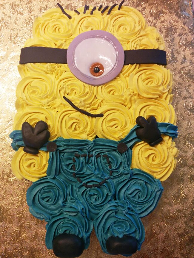 5 Photos of Happy Birthday Minion Cupcakes