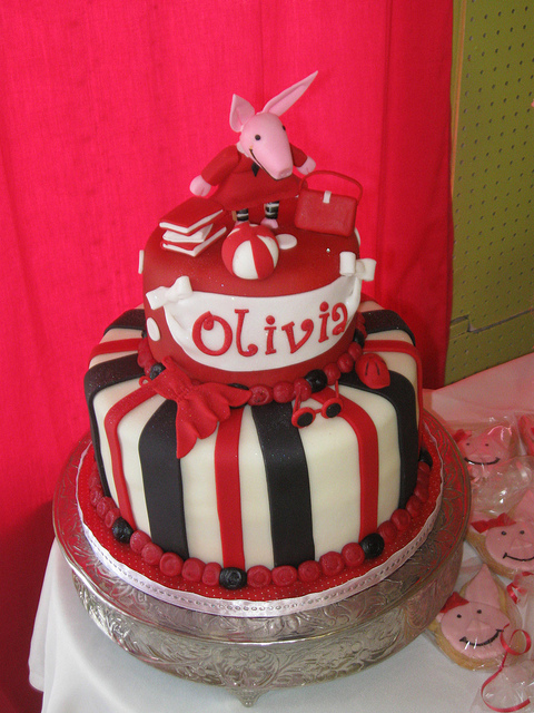 Olivia Pig Birthday Cake