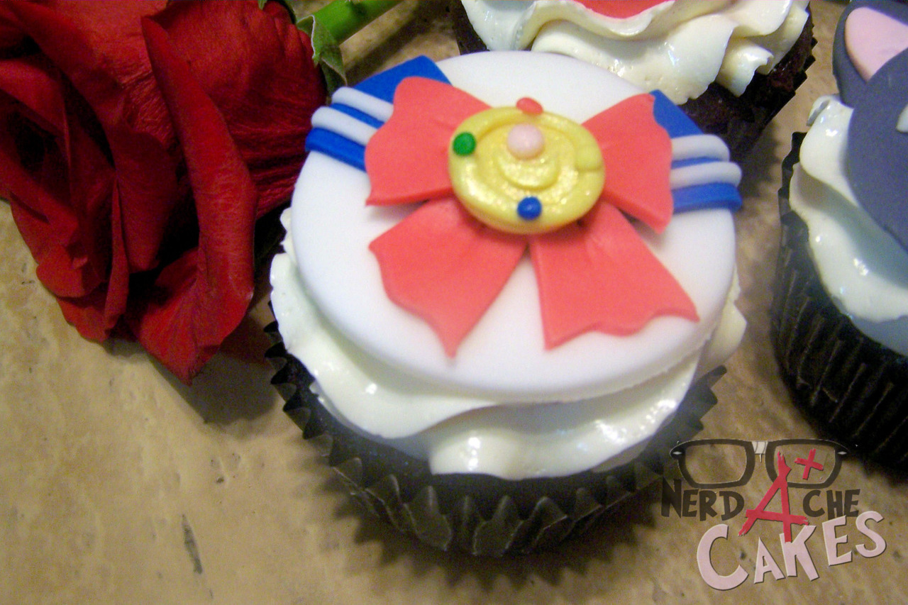 Sailor Moon Cupcake Cake