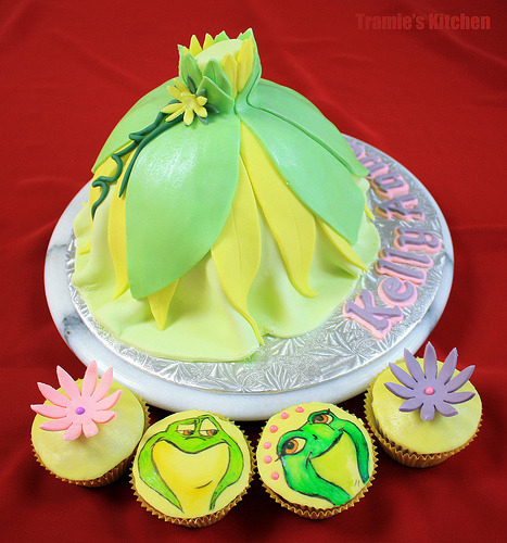 The Princess and Frog Birthday Cake Cupcakes