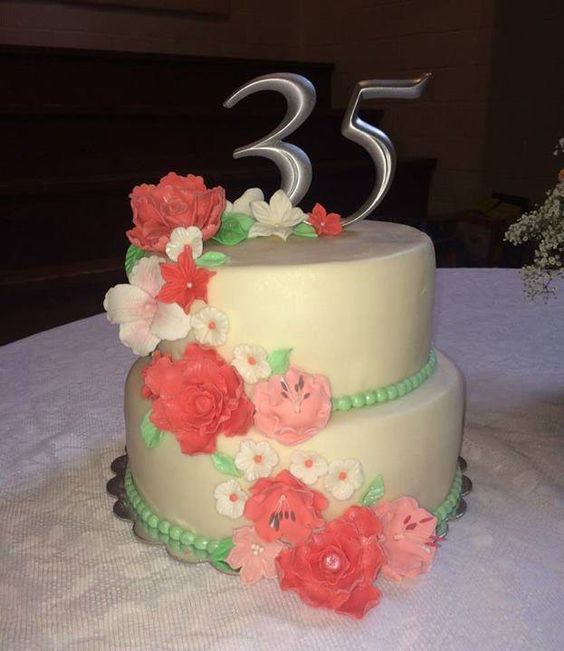 5 Photos of 35th Anniversary Cupcakes