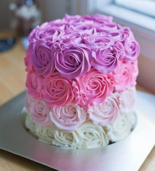 11 Photos of Birthday Cakes Made Of Real Flowers