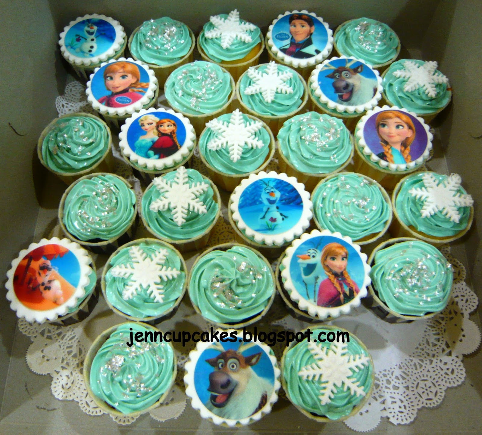 Frozen Disney-themed Cupcakes