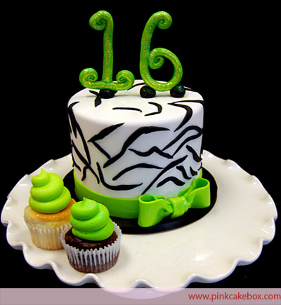 Green Sweet 16 Birthday Cakes