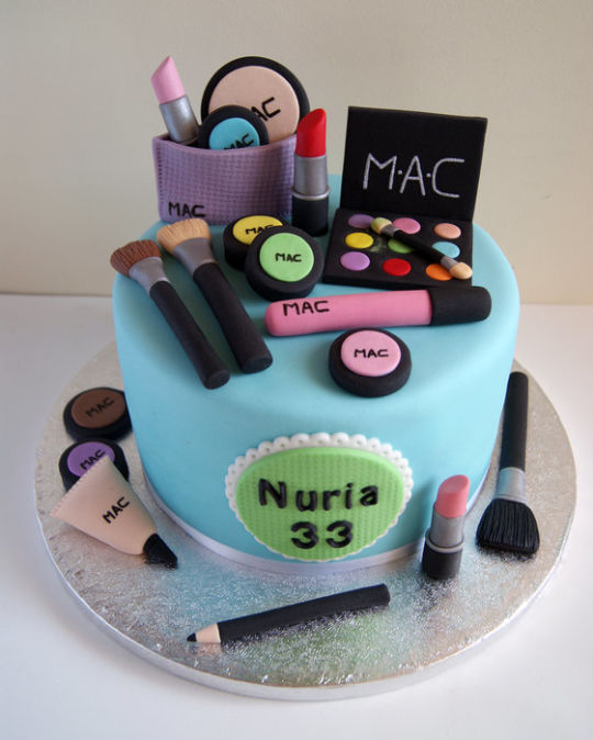 8 Photos of Beautiful Birthday Cakes For Cheap