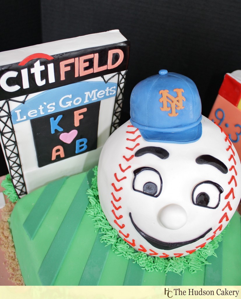 Mr. Met's Grooms Cake