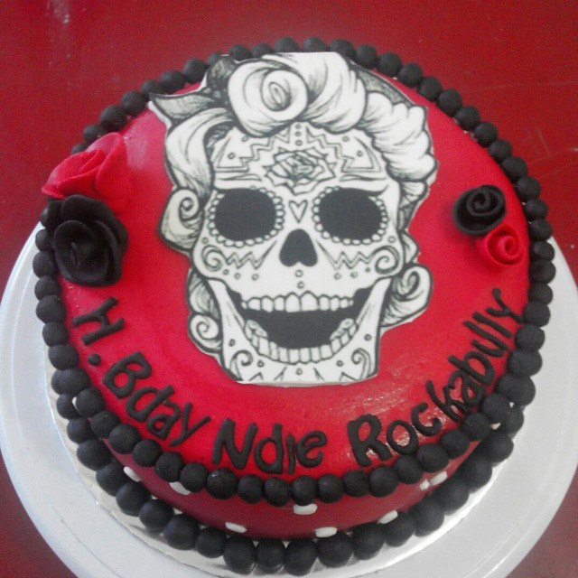 Skull and Roses Birthday Cake