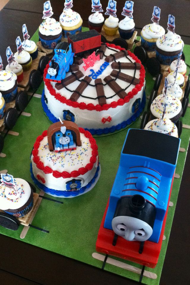 Thomas the Train Cupcake Cake Ideas