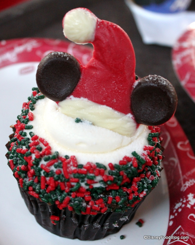 Disney World Christmas Cupcakes