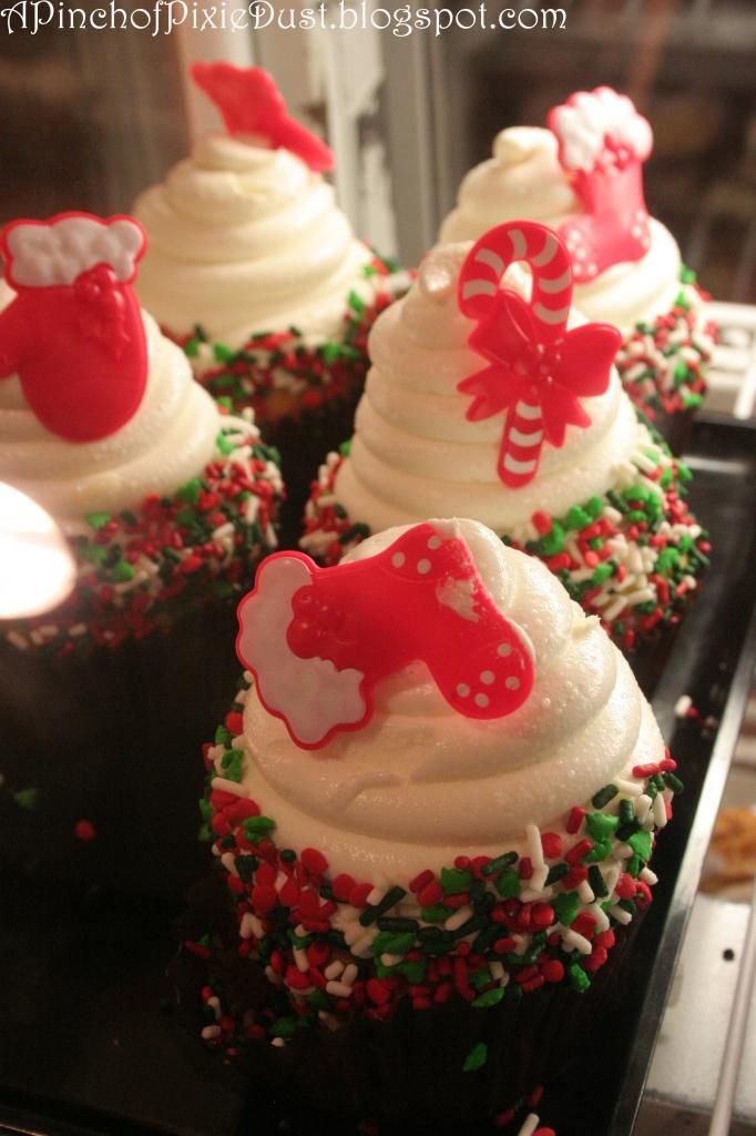 Disney World Christmas Cupcakes