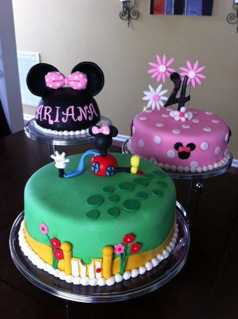 Minnie Mouse Clubhouse Cake