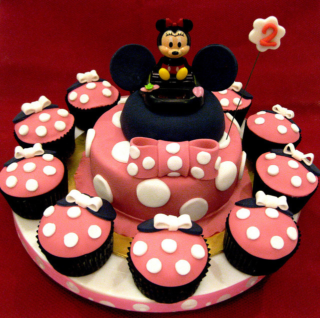 Minnie Mouse Cupcake Cake