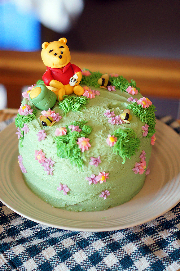 Pooh Birthday Cake