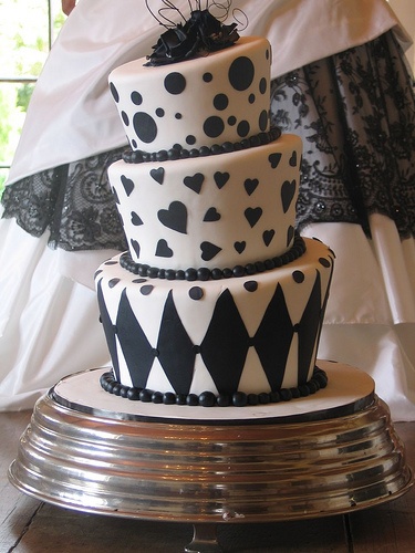 Alice in Wonderland Mad Hatter Wedding Cake