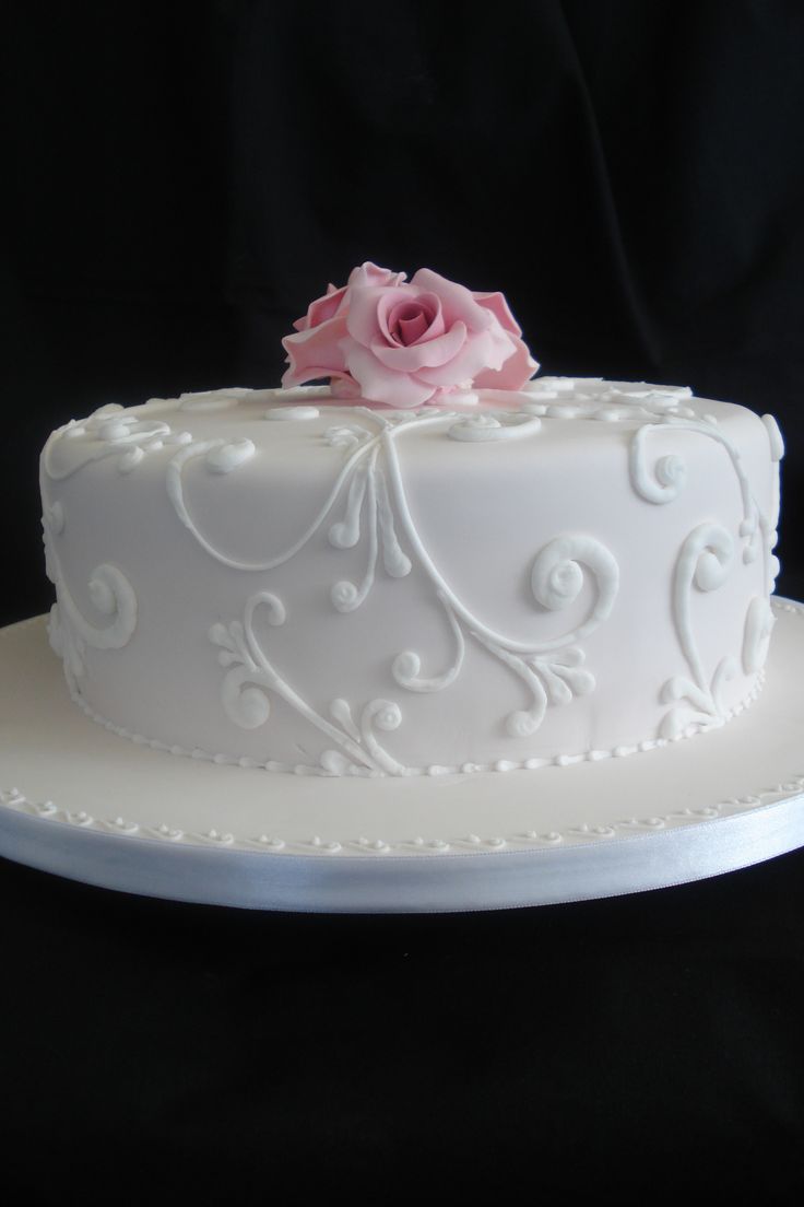 Simple Single Tier Wedding Cake