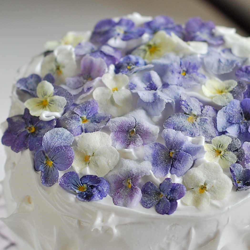 Cake Decorating Edible Flowers