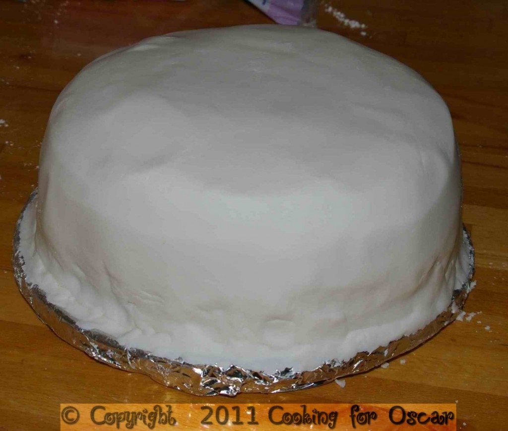 Decorating with Royal Icing Cake