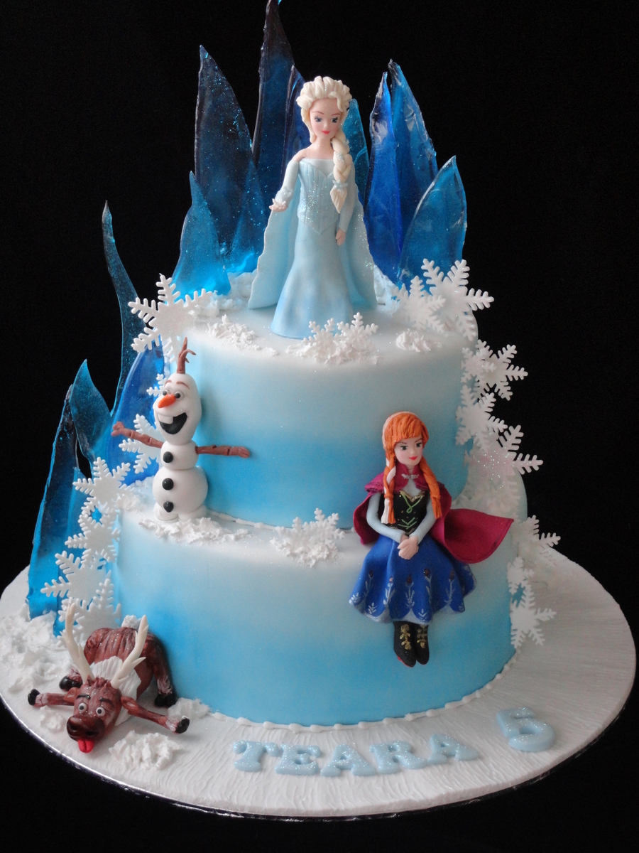 Disney Frozen Cake