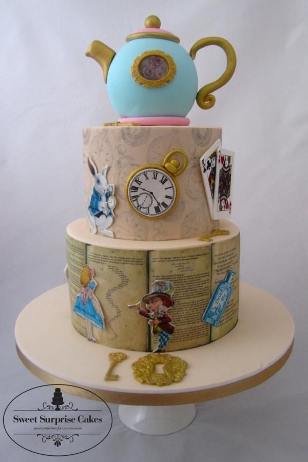 Alice and Wonderland Cake