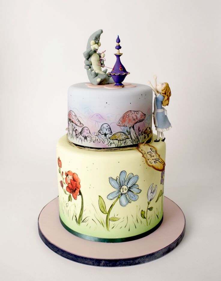 10 Photos of Alice In Wonderland Story Cakes