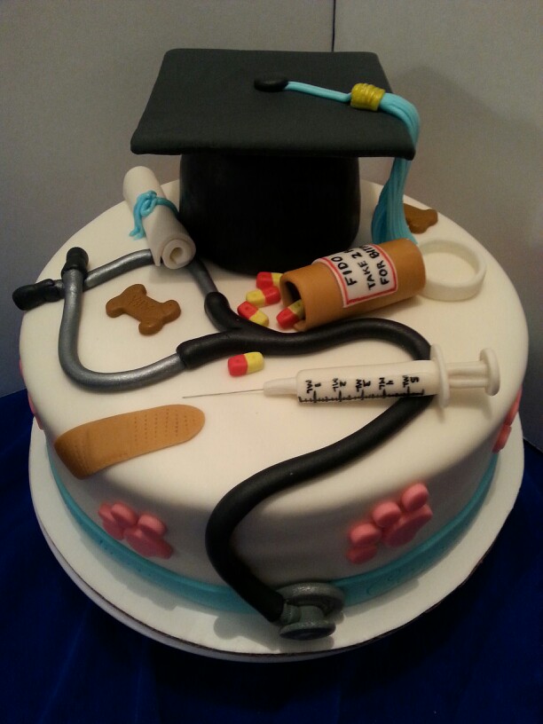 Animals with Vet Tech Graduation Cakes