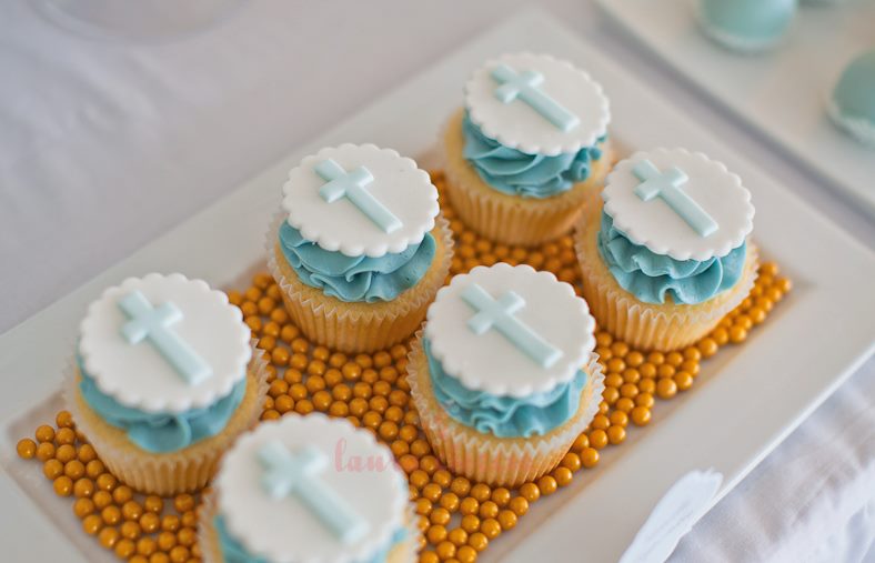 10 Cross Cupcakes With White Photo - Baptism Cupcake Cross Cake, White ...