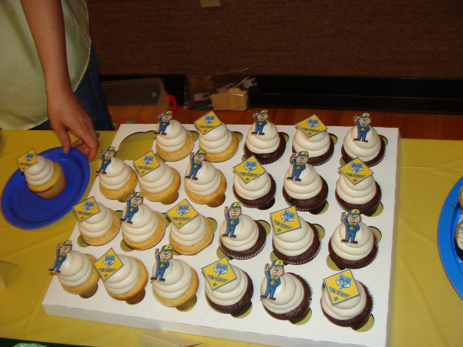 Cub Scout Blue and Gold Cupcake