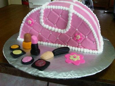 Easy Birthday Purse Cake