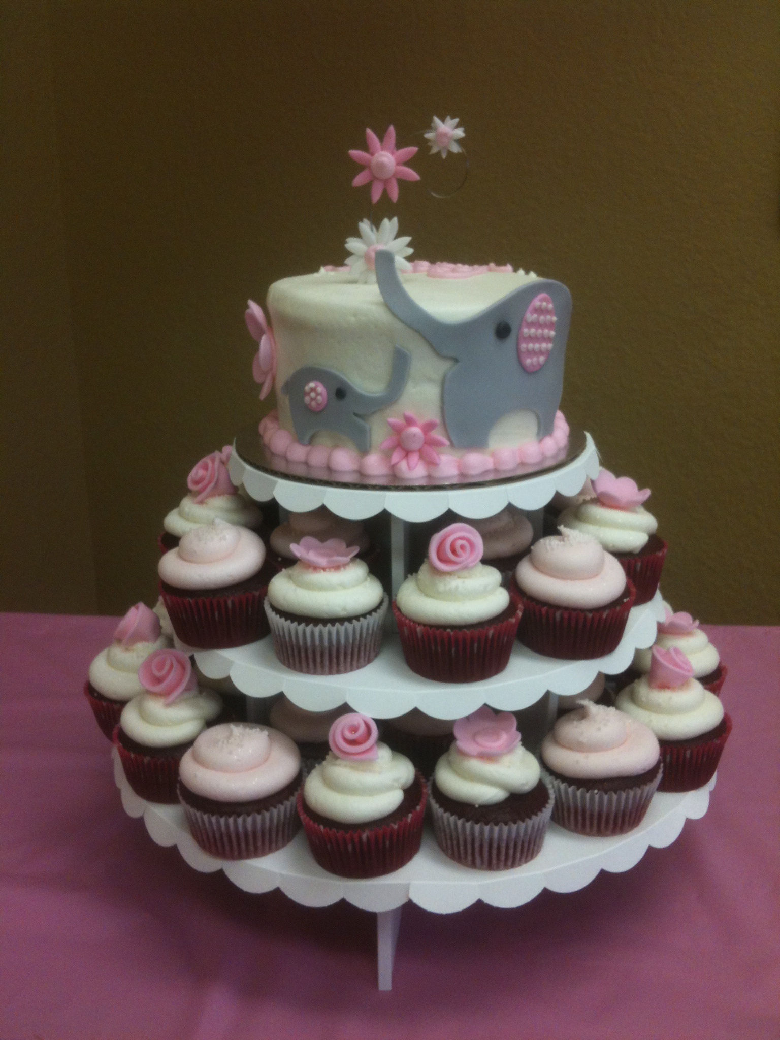 Baby Shower Cakes Made With Cupcakes Baby Shower Ideas