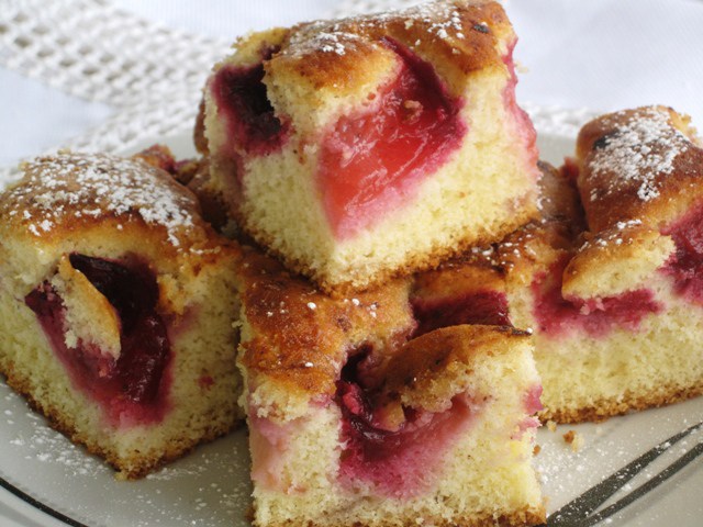 Sheet Cake Recipe with Fresh Fruit