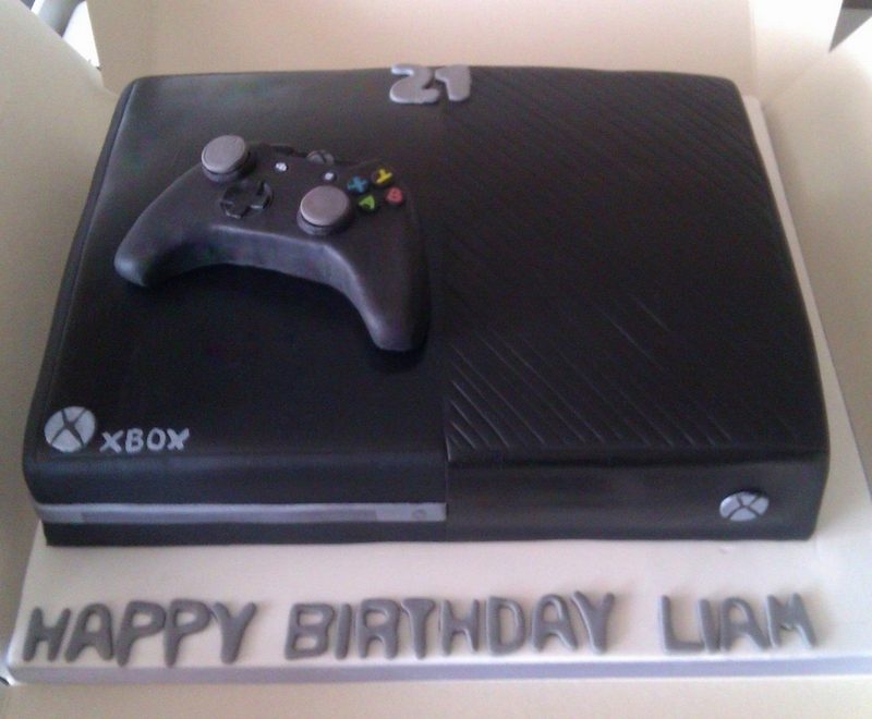 1.Birthday Xbox Cakes