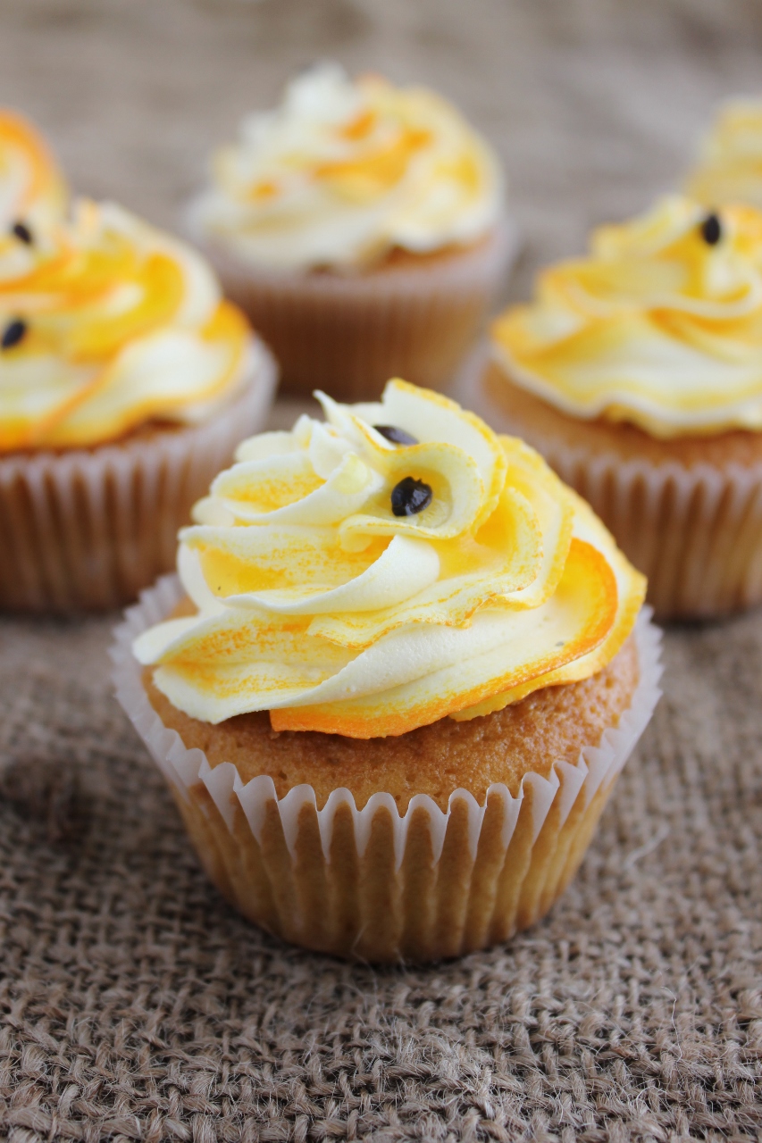 Cupcakes with Fruit Filling