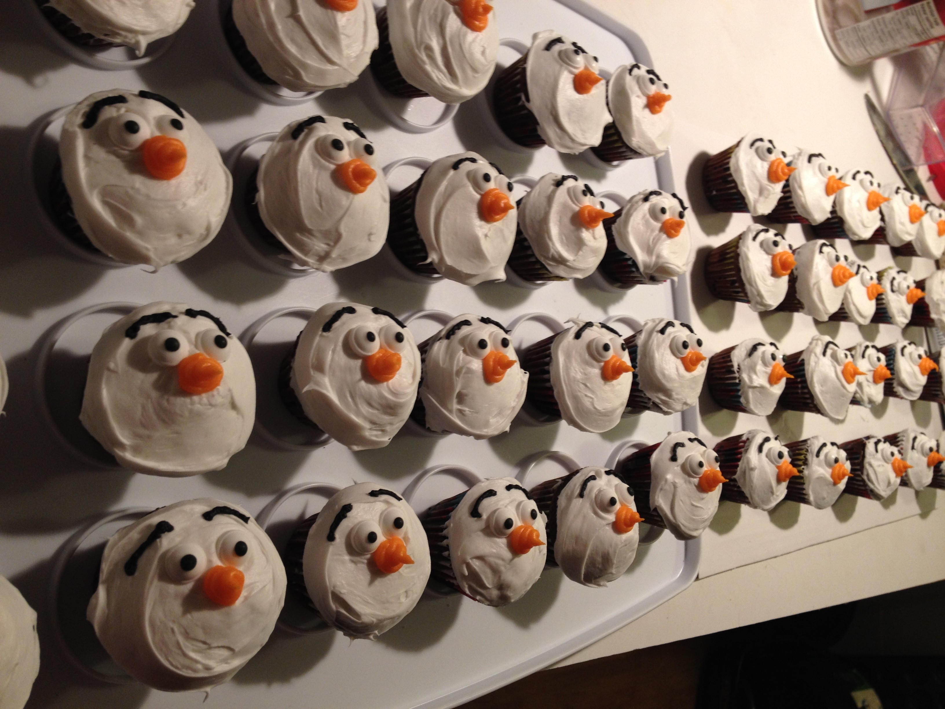 Disney Frozen Olaf Cupcakes