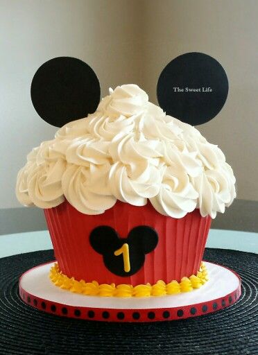 Mickey Mouse Cupcake Cake