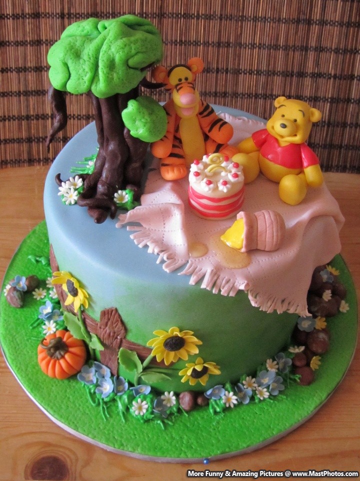 Tigger Winnie the Pooh Cake