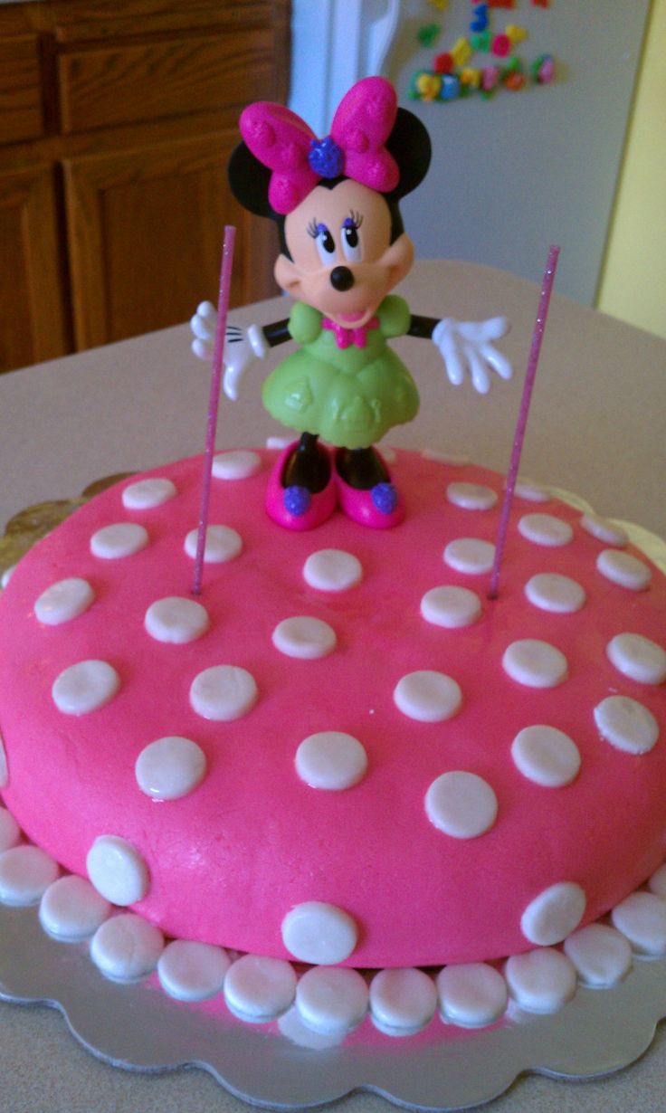 Easy Minnie Mouse Birthday Party Cake